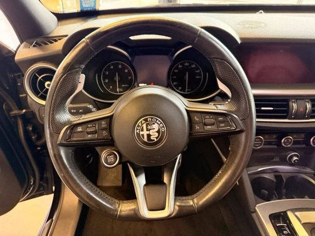 Used 2022 Vulcano Black Metallic Alfa Romeo Veloce image 18