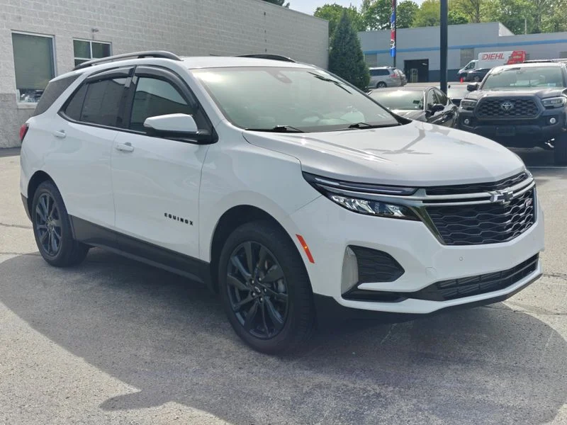 Used 2022 White Chevrolet RS image 3