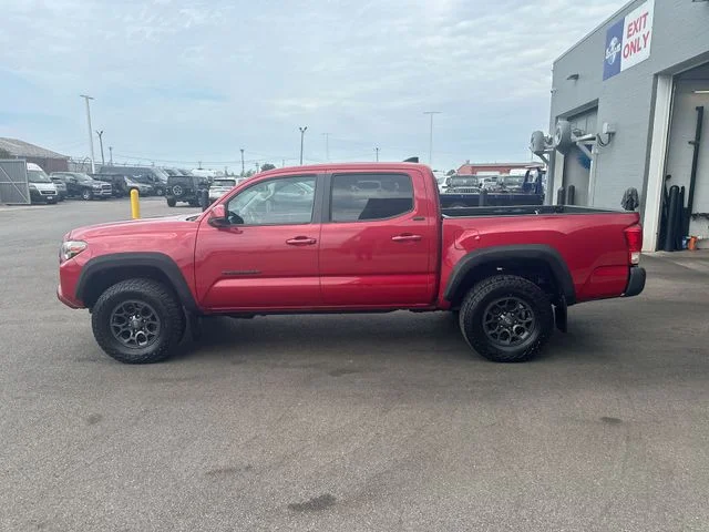 Used 2017 Red Toyota SR5 image 6