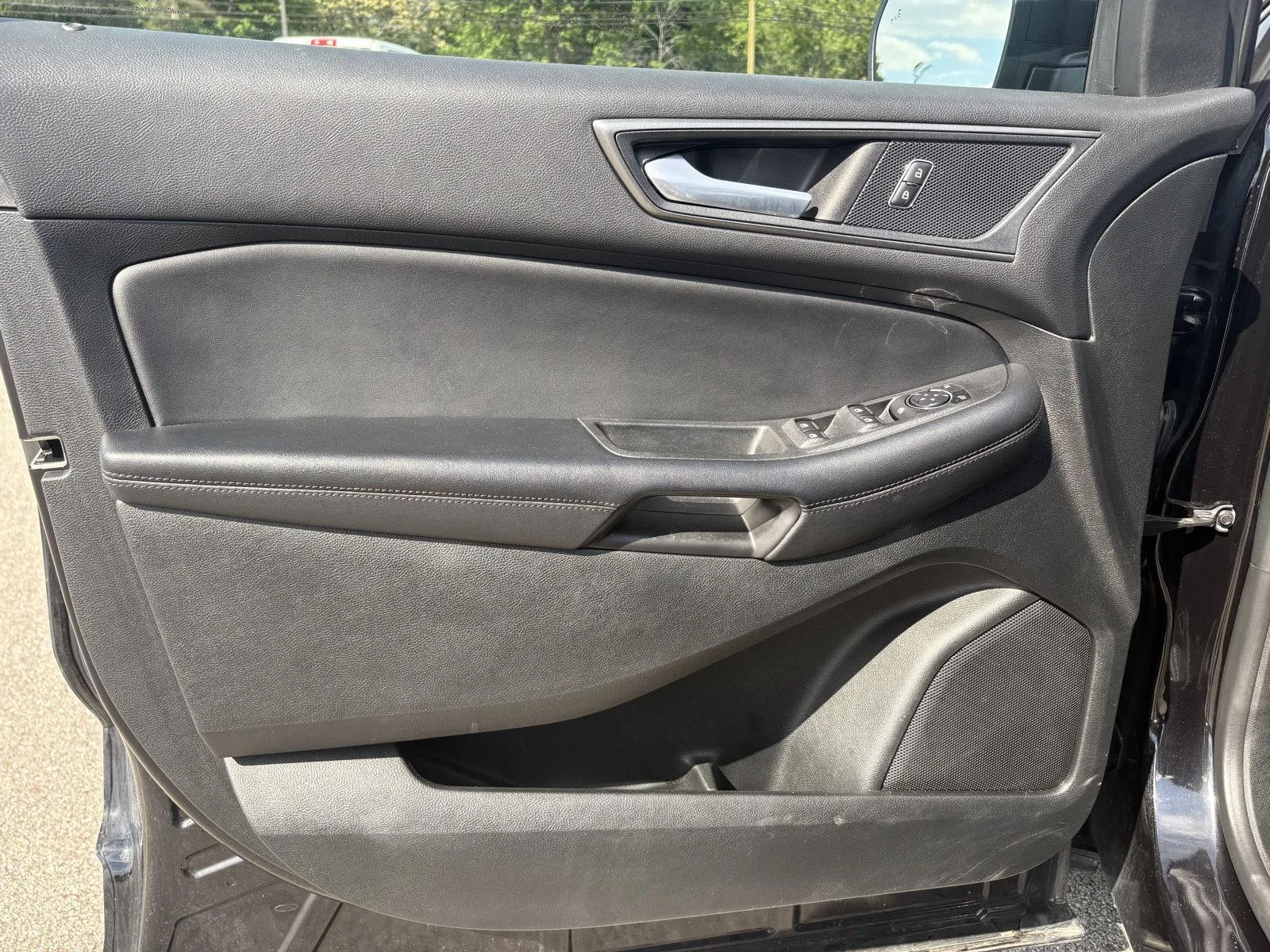 Used 2023 Agate Black Metallic Ford SE image 26