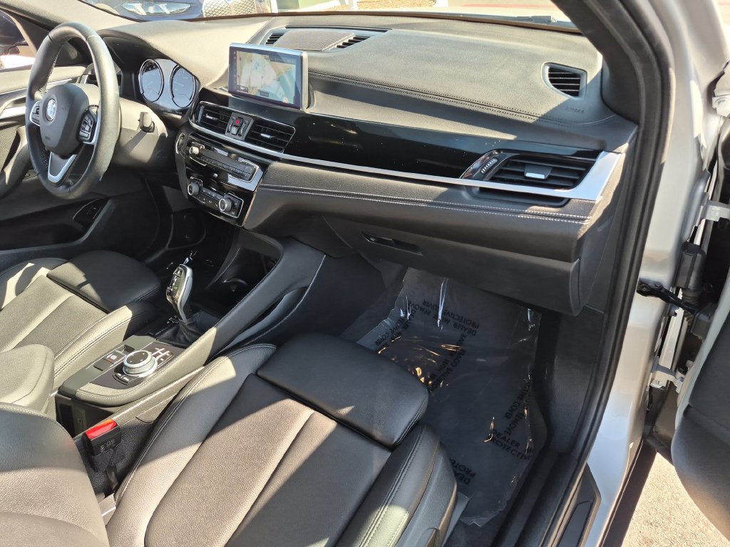 Used 2022 Silver BMW sDrive28i image 9