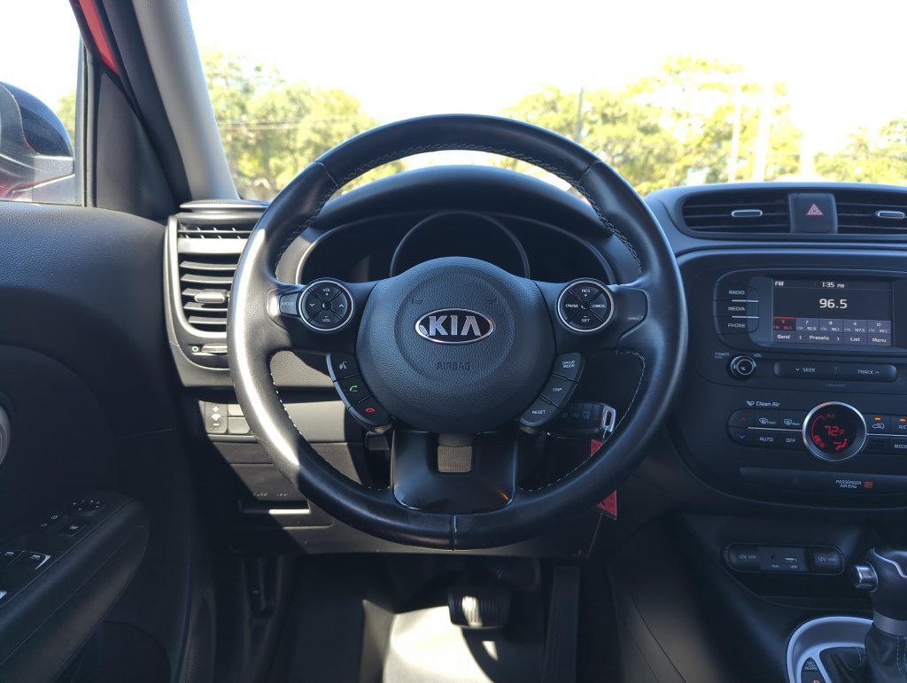 Used 2017 Red Kia Plus image 17