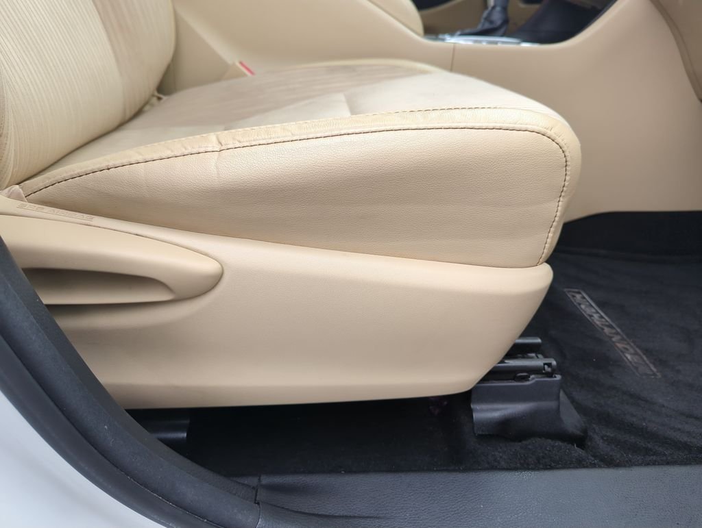 Used 2017 White Toyota LE Plus image 37
