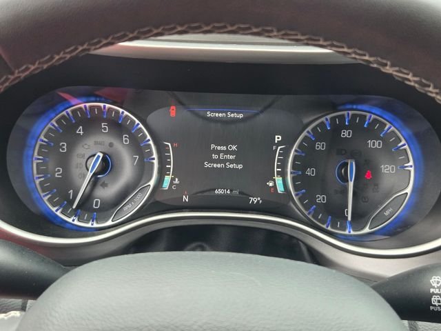 Used 2023 Black Chrysler Touring L image 23