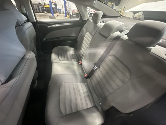 Used 2015 White Ford S image 30
