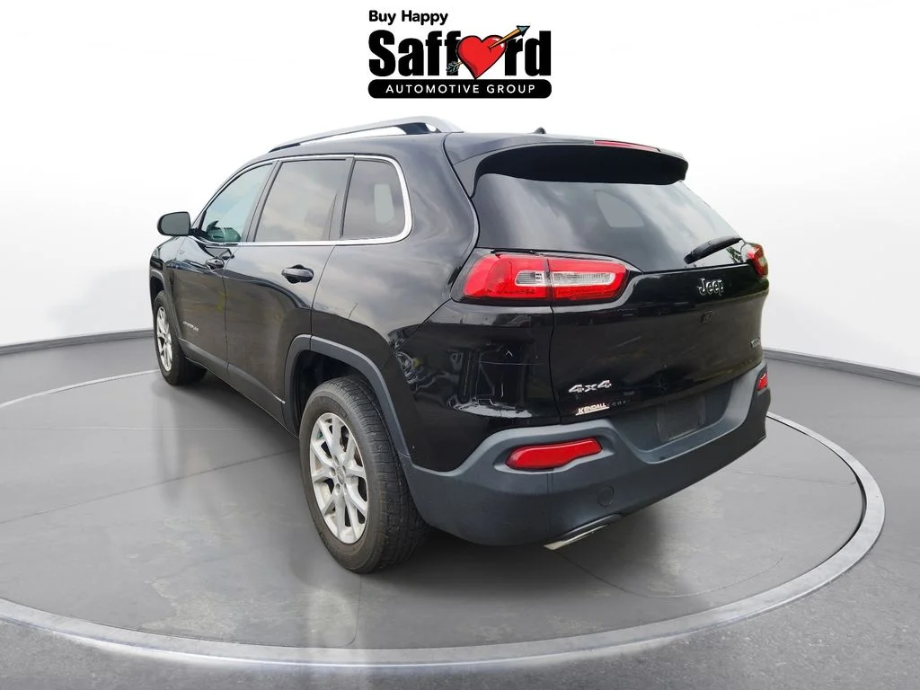 Used 2015 Black Jeep Latitude image 9