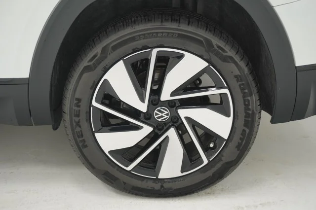 New 2026 Opal White Pearl Volkswagen 2.0T SE w/Technology image 12