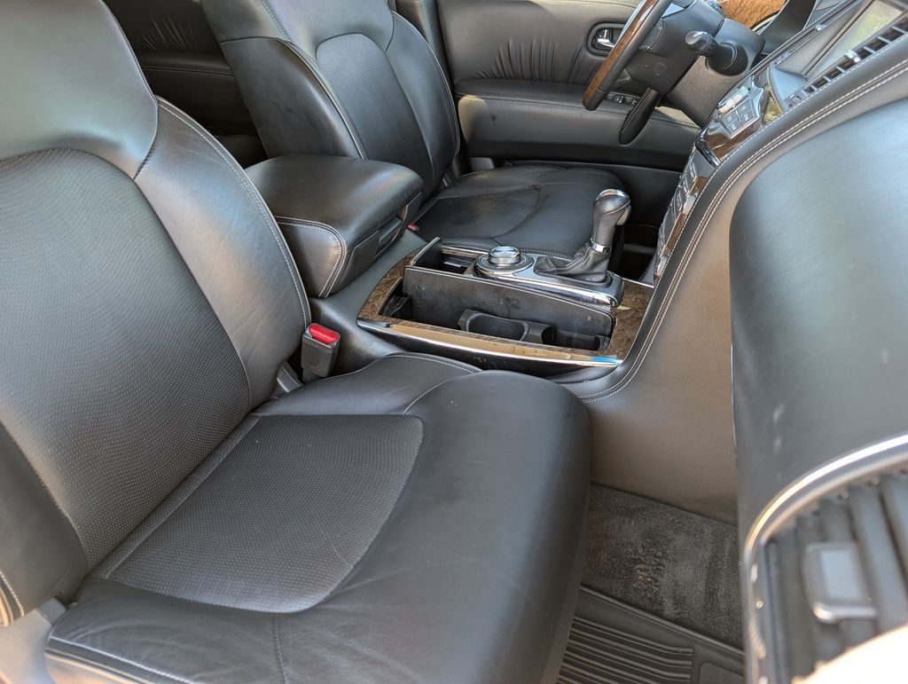 Used 2017 Silver INFINITI Base image 24