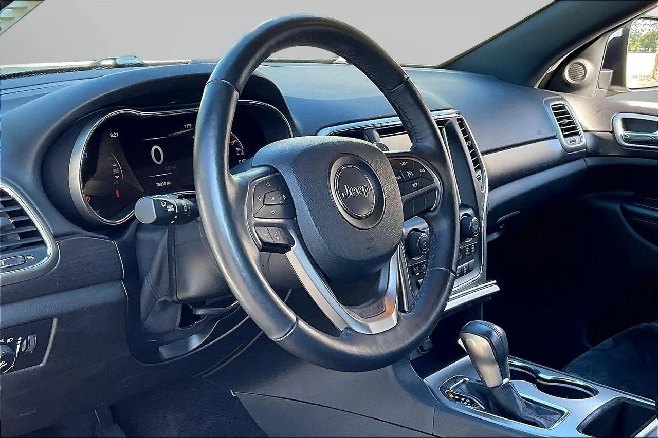 Used 2017 White Jeep Altitude image 19