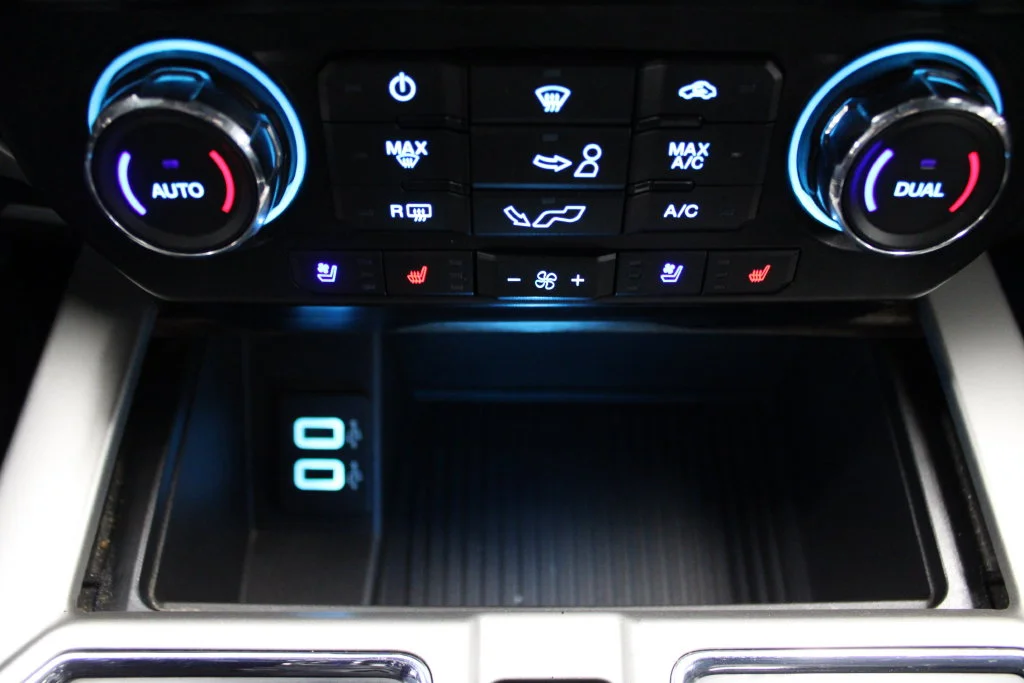 Used 2018 Shadow Black Ford Lariat image 36