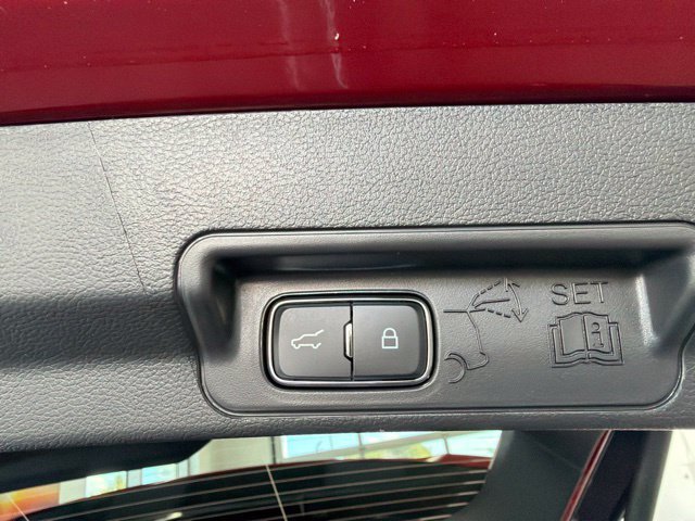 New 2027 Ruby Red Metallic Tinted Clearcoat Ford ST-Line image 9