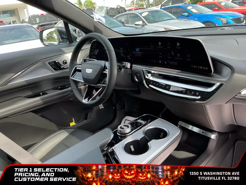 Used 2024 Nimbus Metallic Cadillac Tech image 12