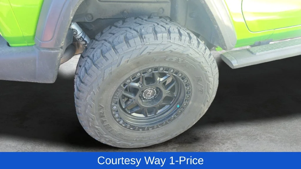 Used 2019 Green Jeep Sport S image 11