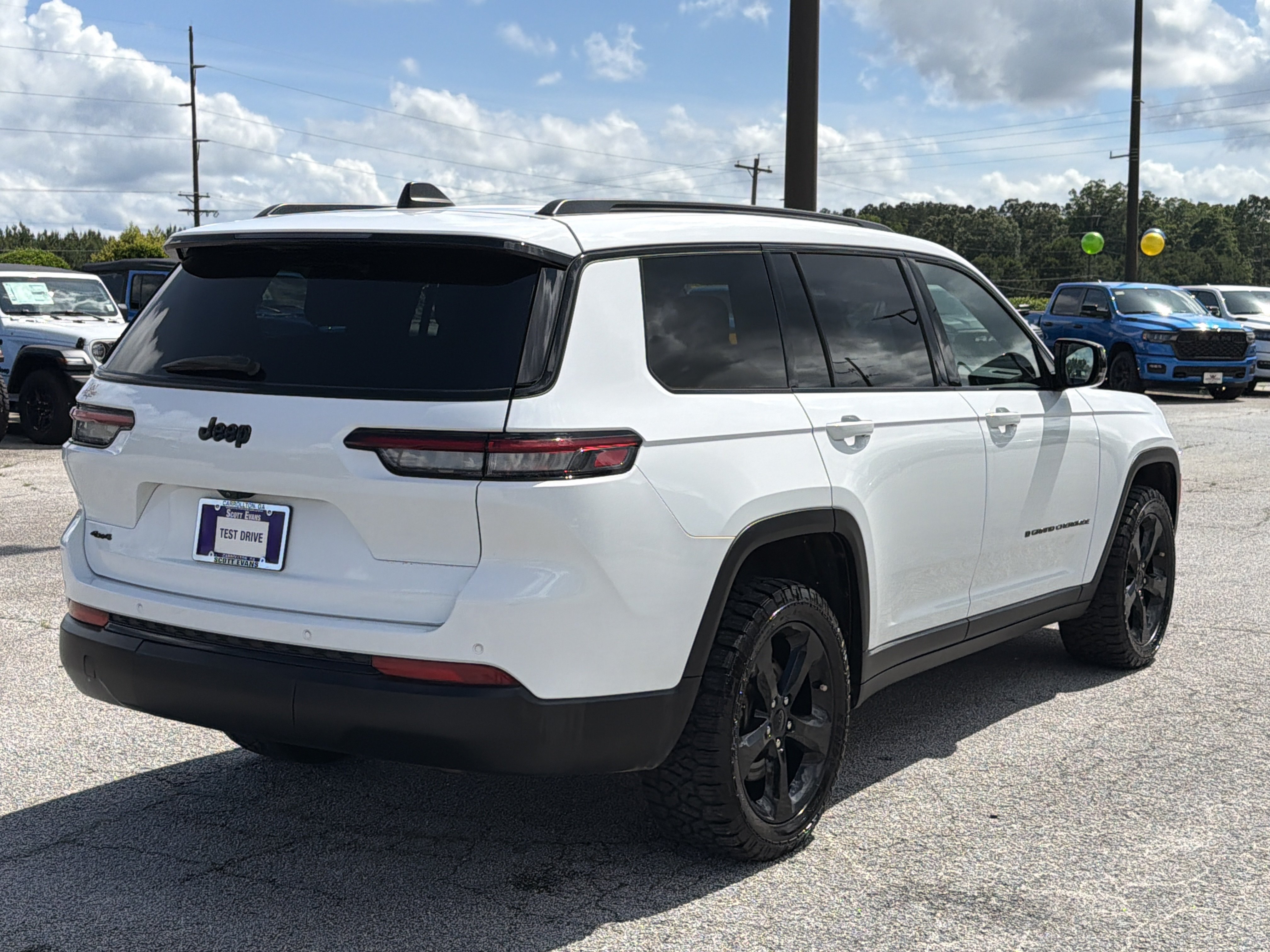 Used 2023 Bright White Clearcoat Jeep Altitude image 10
