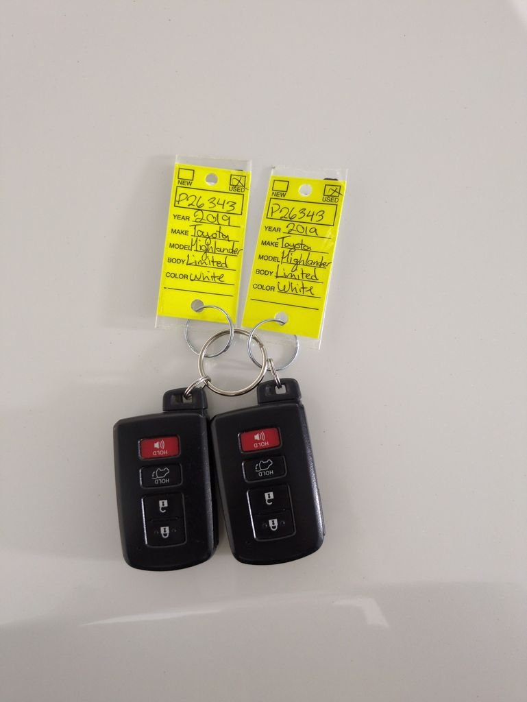 Used 2019 Blizzard Pearl Toyota Limited image 32
