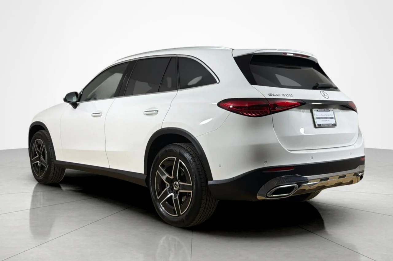 Used 2026 Polar White Mercedes-Benz GLC 300 image 3