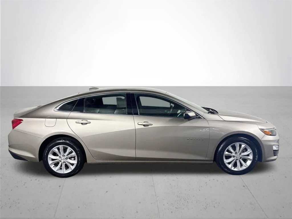 Used 2025 Gray Chevrolet LT image 5