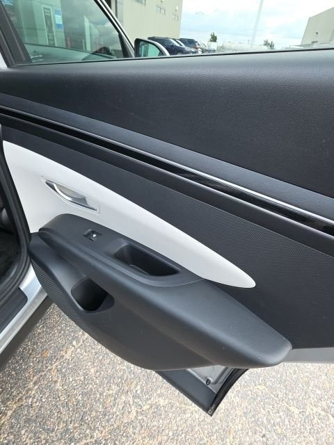 Used 2022 Silver Hyundai SEL image 19