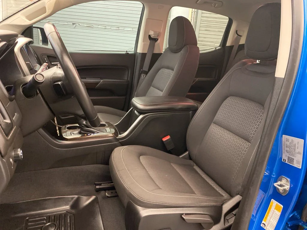 Used 2022 Blue GMC Elevation image 21