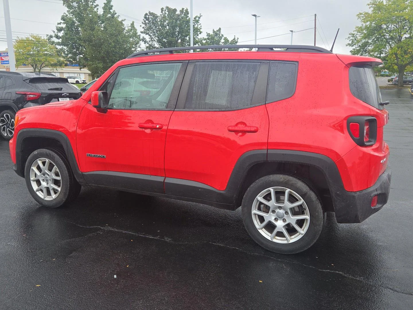 Used 2020 Colorado Red Clearcoat Jeep Latitude image 4