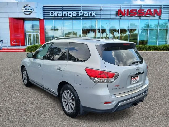 Used 2016 Silver Nissan SL image 3