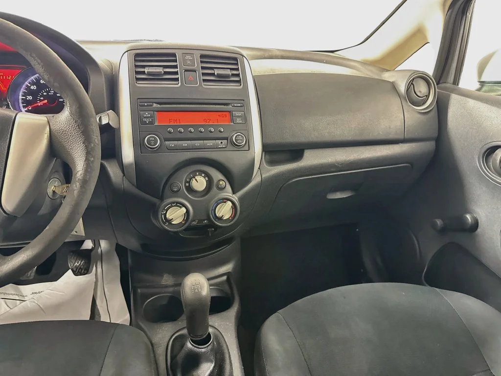 Used 2014 Gray Nissan S image 25
