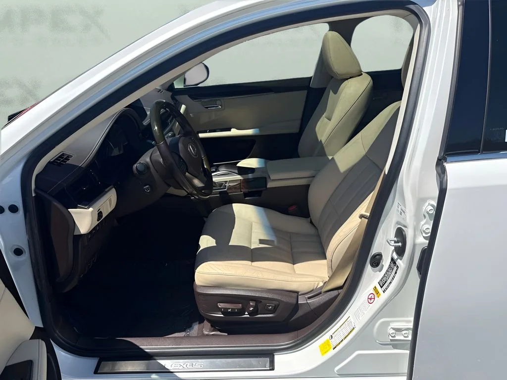 Used 2016 White Lexus 350 image 9