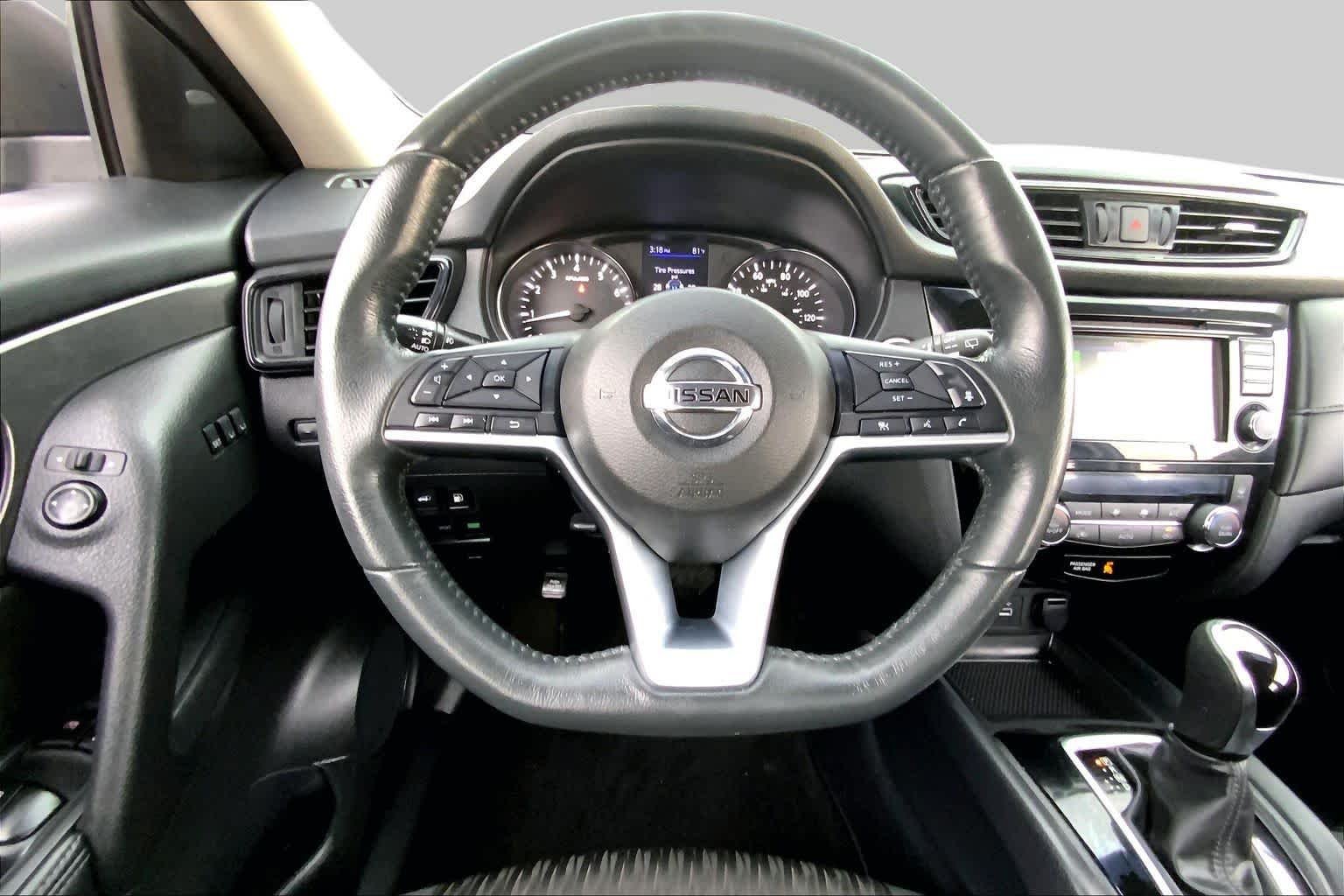 Used 2018 Gun Metallic Nissan SV image 6