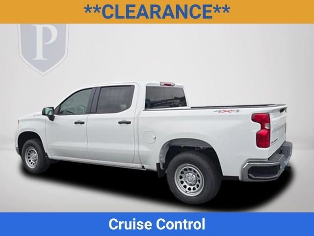 New 2026 Summit White Chevrolet WT image 10