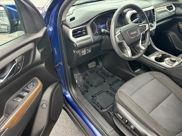 Used 2023 Blue GMC SLE image 13