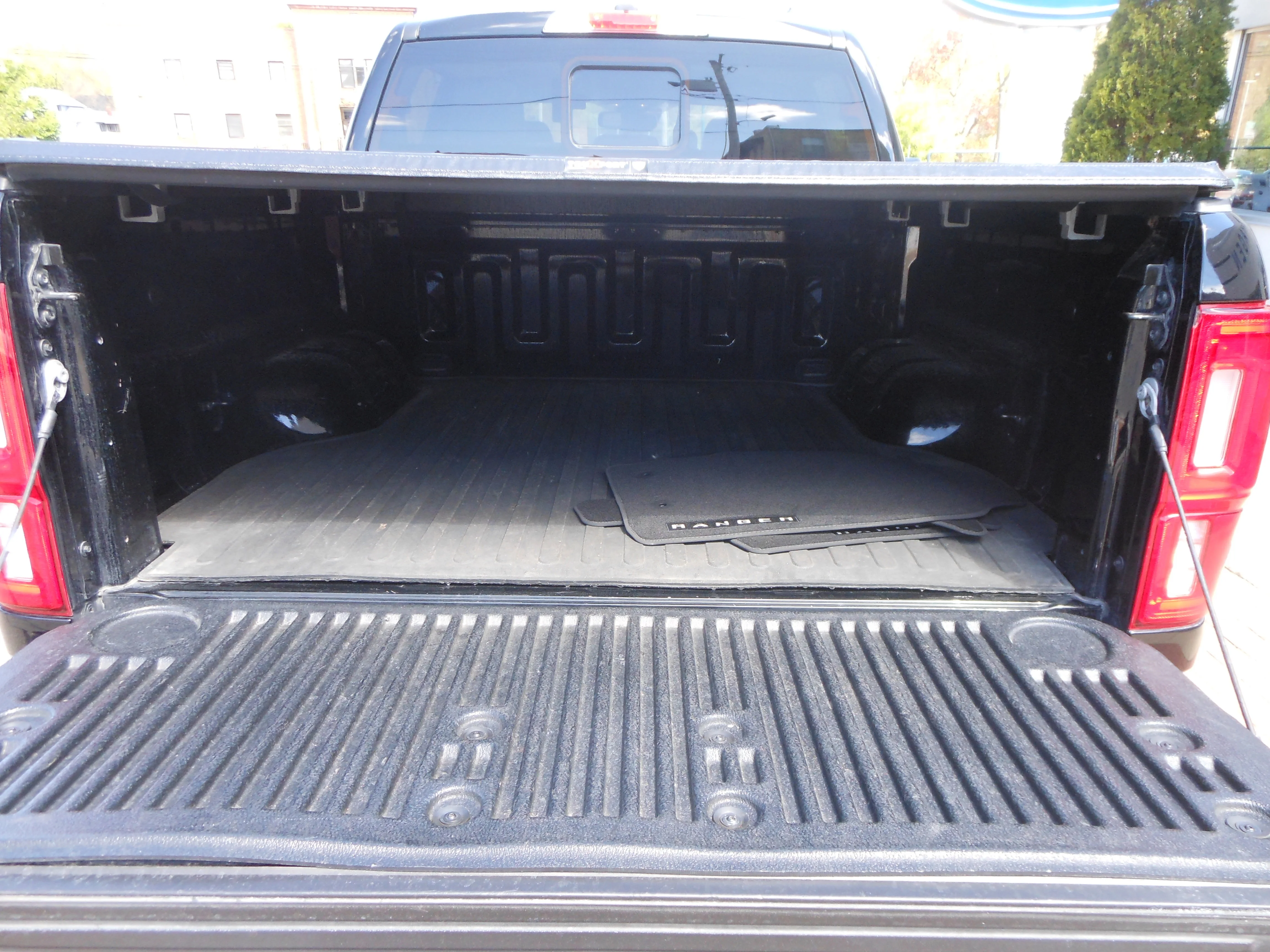 Used 2019 Black Ford LARIAT image 6