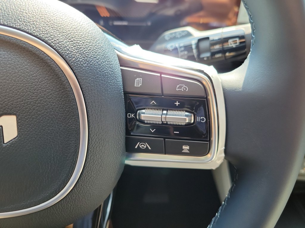 New 2026 Snow White Pearl Kia EX image 27
