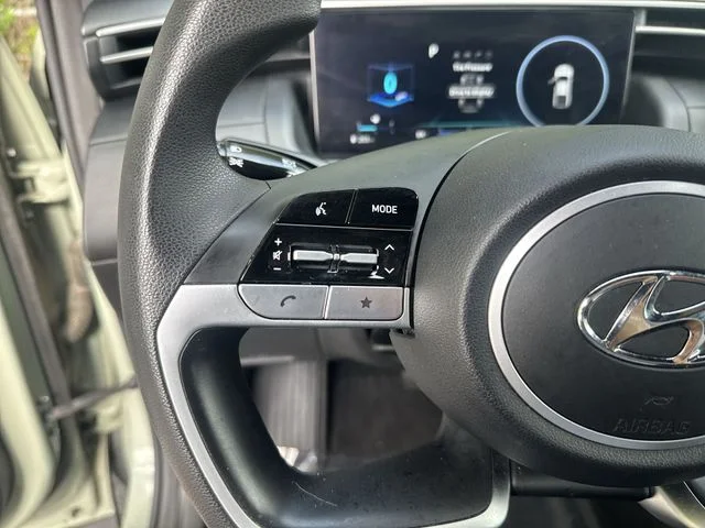 Used 2024 Green Hyundai SEL image 16