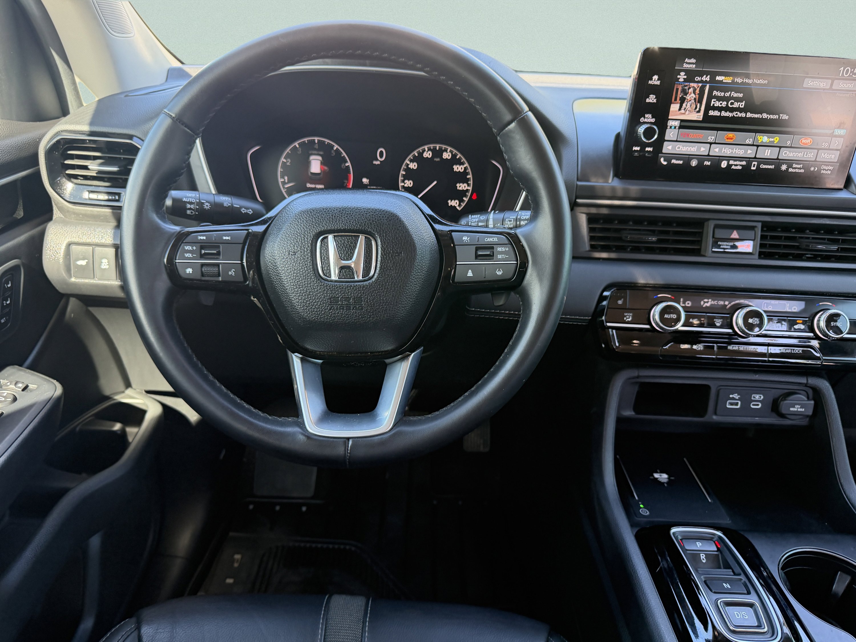 Used 2024 Sonic Gray Pearl Honda EX-L 8 Passenger image 23