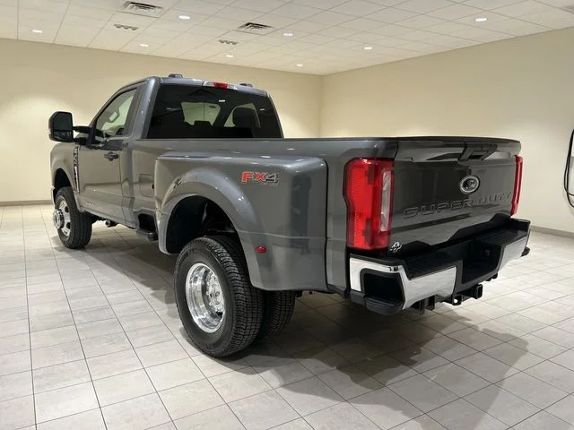 New 2026 Gray Ford XLT image 3