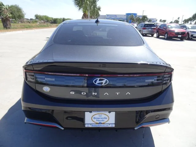 Used 2024 Gray Hyundai SEL image 5