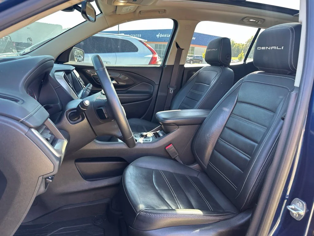 Used 2022 Marine Metallic GMC Denali image 10