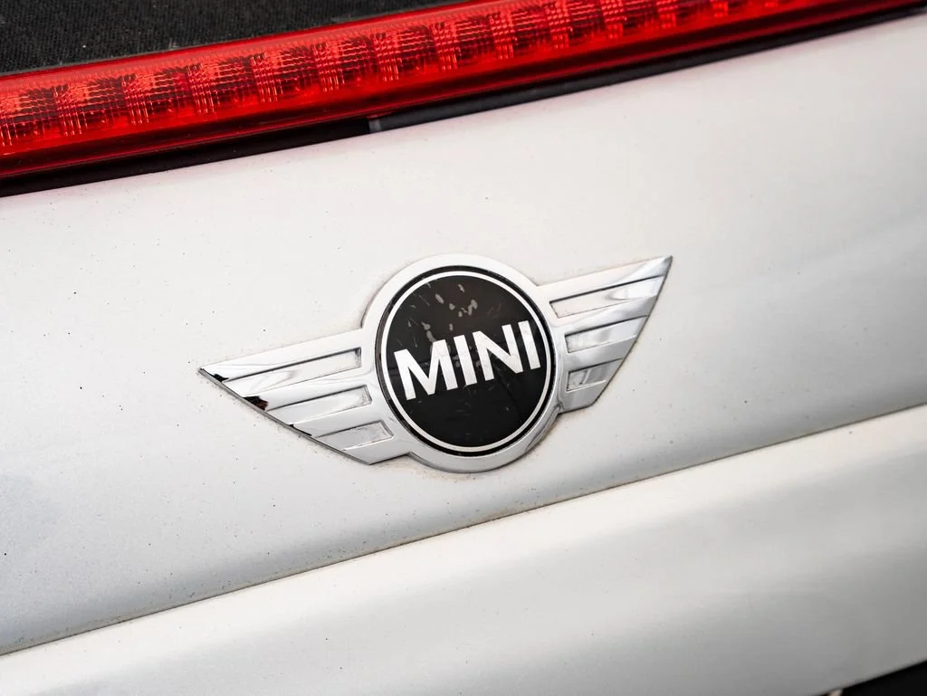 Used 2014 White Silver MINI  image 3