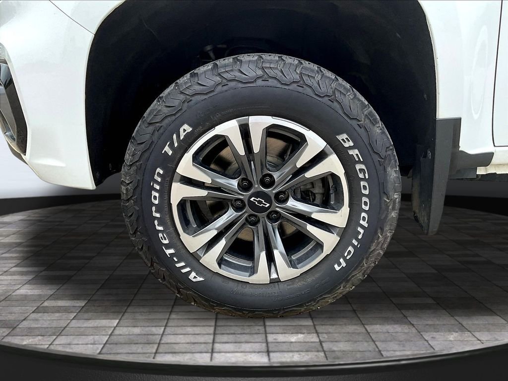 Used 2022 White Chevrolet Z71 image 37