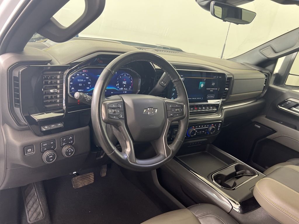 Used 2025 Summit White Chevrolet ZR2 image 4