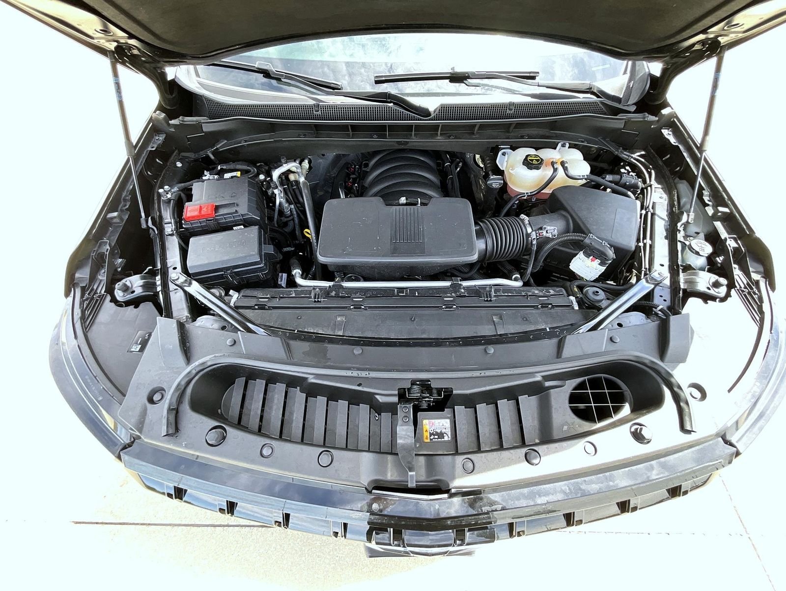 Used 2025 Black Chevrolet Z71 image 27