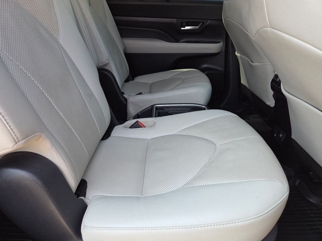Used 2026 White Toyota Platinum image 21
