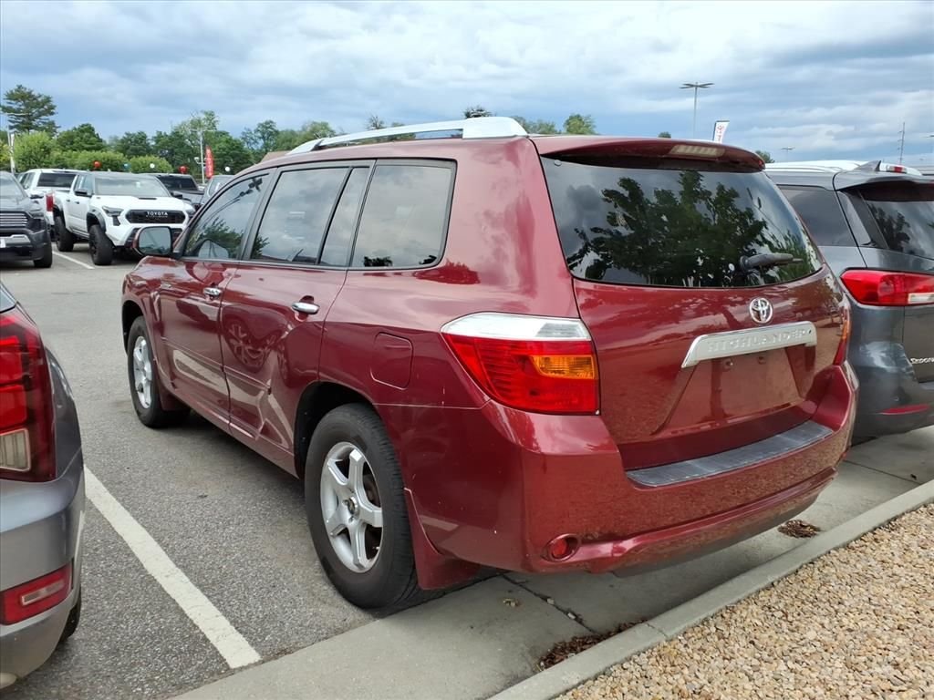 Used 2008 Red Toyota Limited image 3
