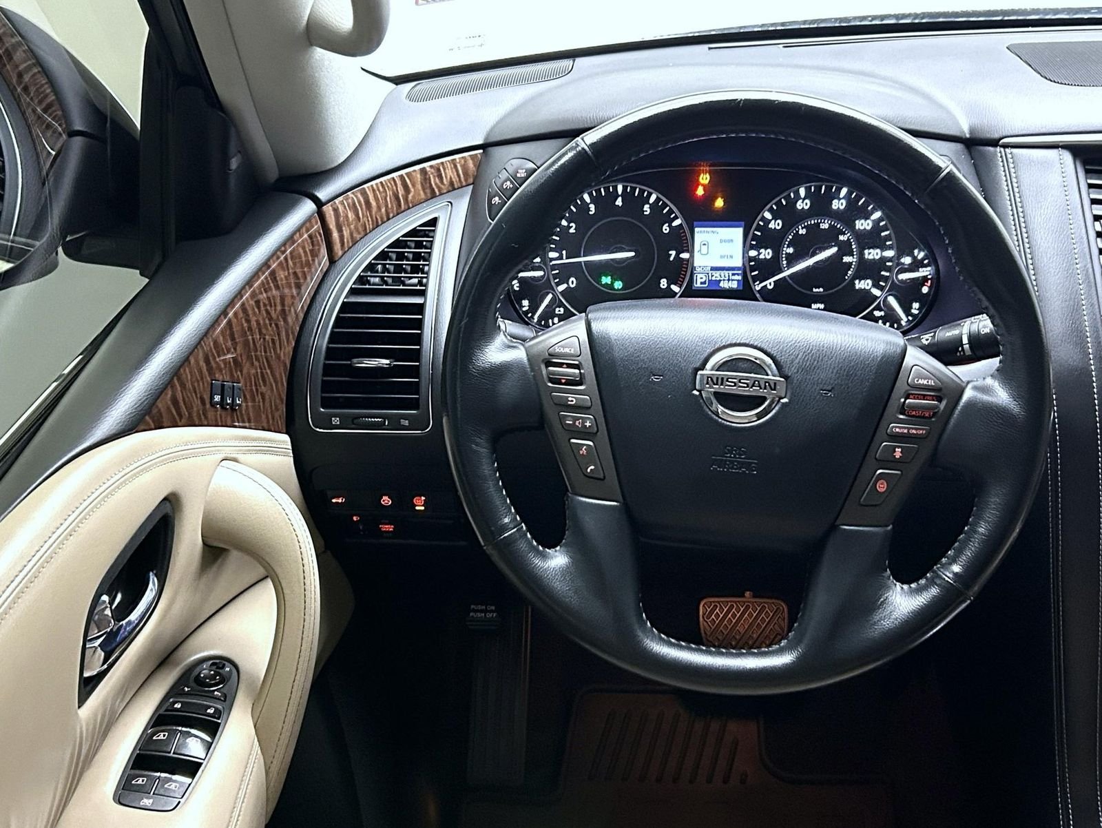 Used 2018 Pearl White Nissan Platinum image 12