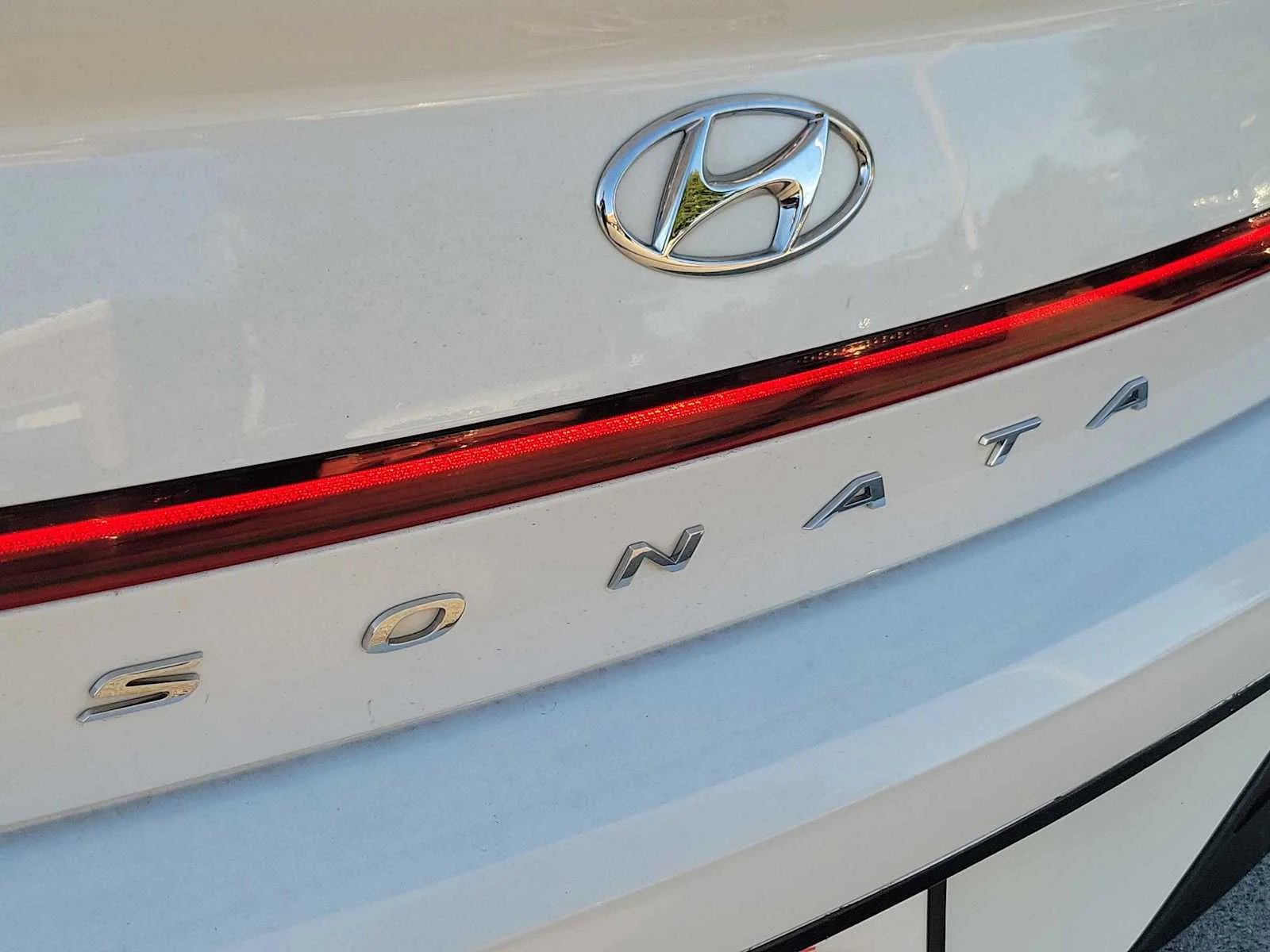 Used 2020 White Hyundai SEL image 6