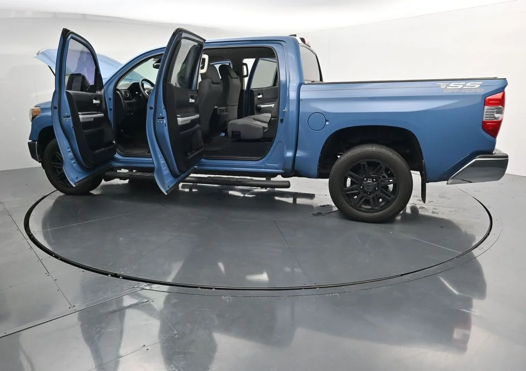 Used 2020 Blue Toyota SR5 image 41