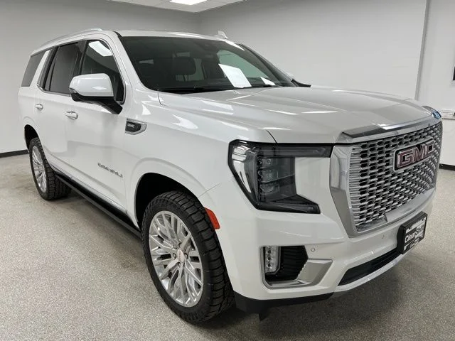 Used 2023 White GMC Denali image 2