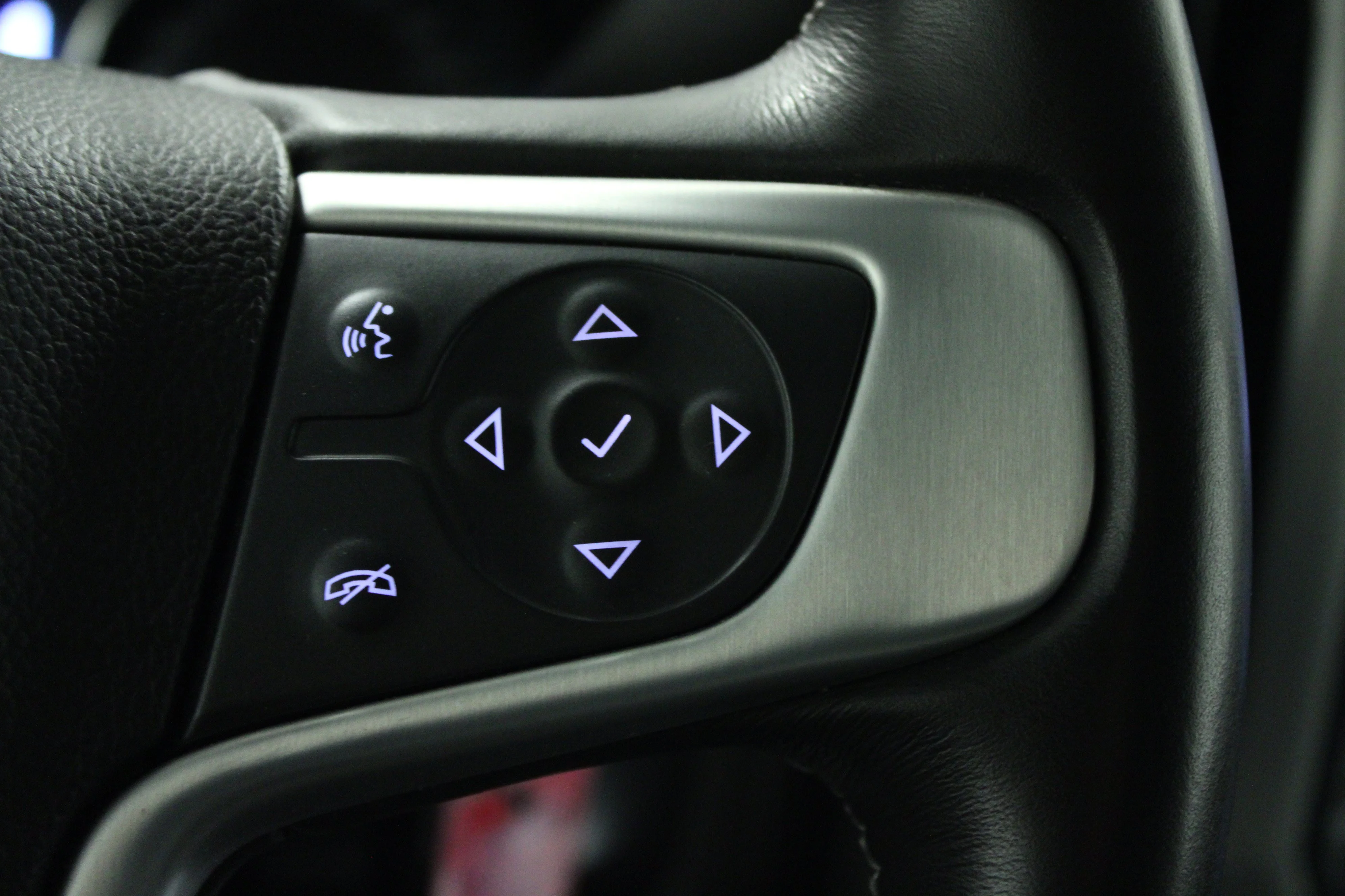 Used 2018 QUICKSILVER METALLIC GMC SLE image 21