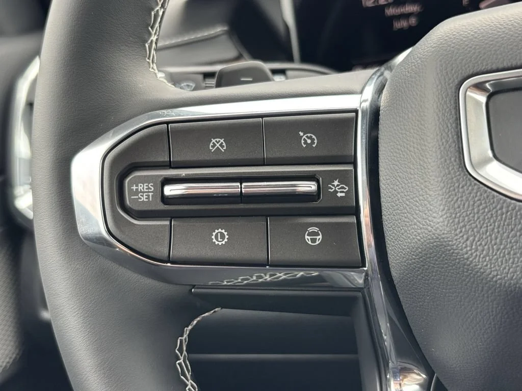 2026 GMC Acadia Denali Ultimate - Photo 23