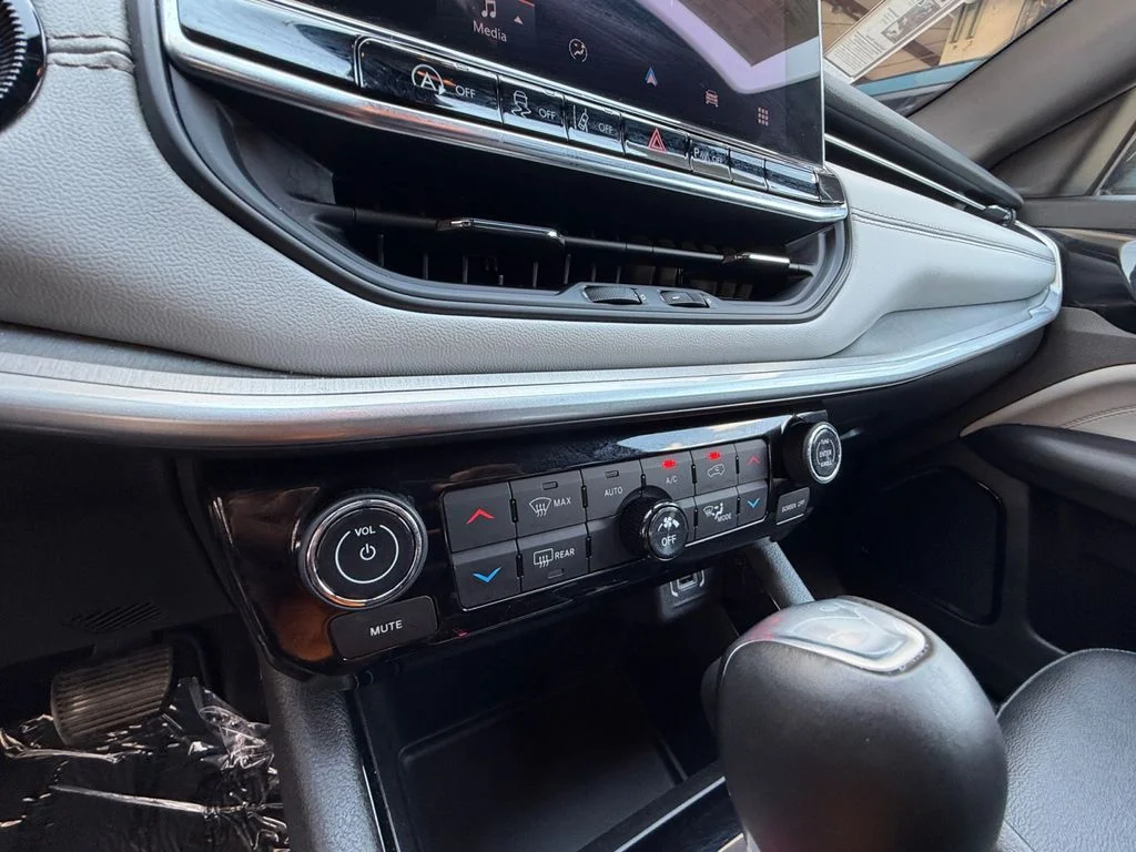 Used 2025 Red Jeep Limited image 23